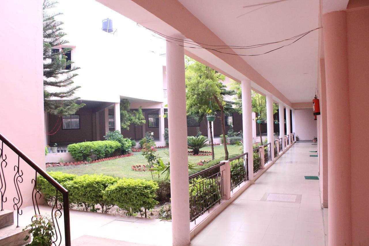 Greenwood Hotel Bhīm Tāl Buitenkant foto